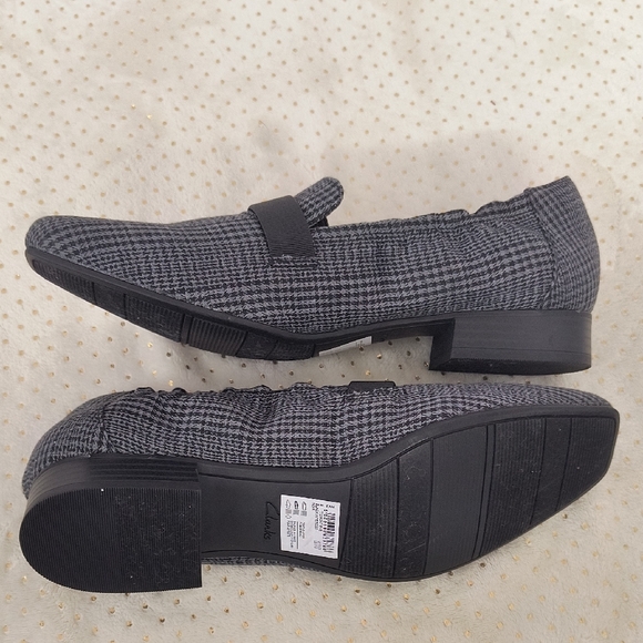 Clarks Houndstooth Plaid Grey Slip-On Classic Loafer Square Toe Flats - Picture 5 of 9